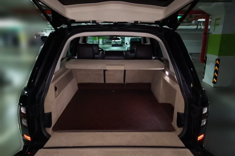 Used Land Rover Range 2014 3.0 SC V6 Vogue Trunk