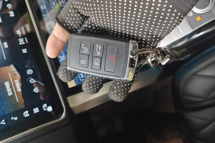 Used Land Rover Range 2014 3.0 SC V6 Vogue Vehicle Key