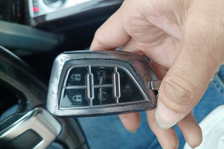 Used Land Rover Range 2014 3.0 TDV6 Vogue Vehicle Key