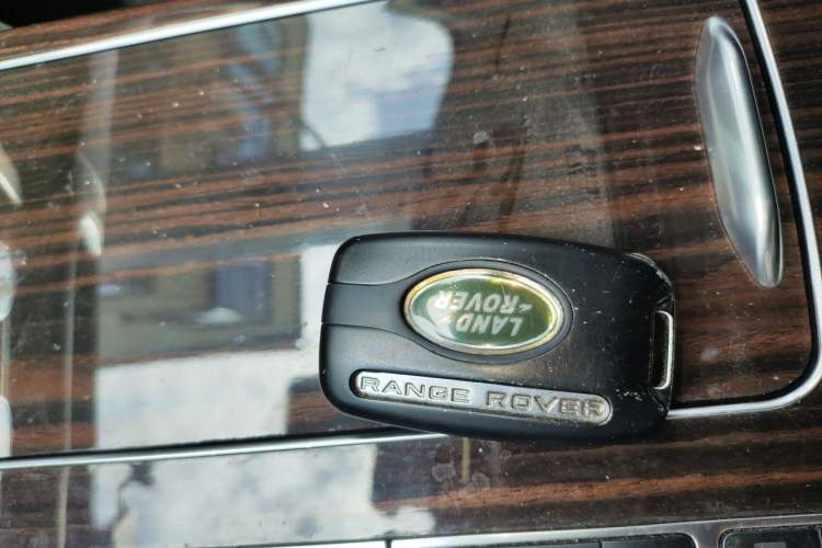 Used Land Rover Range 2014 3.0 SC V6 Vogue Vehicle Key