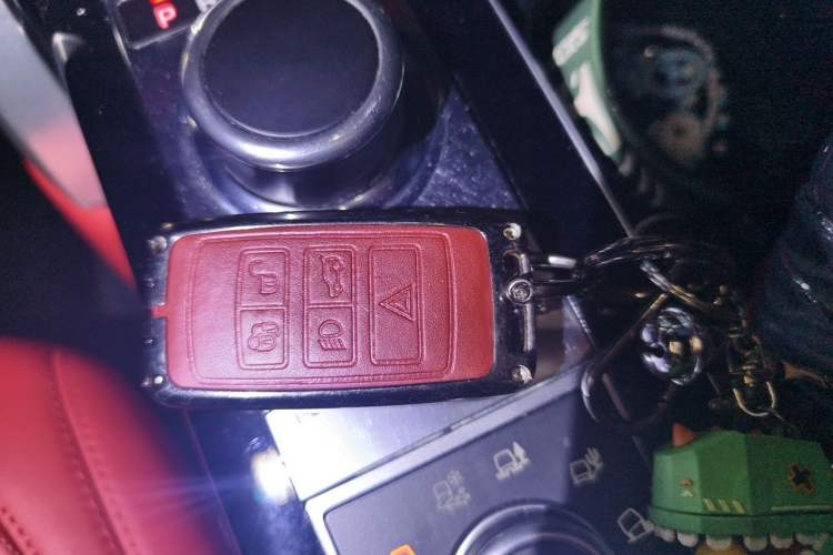 Used Land Rover Range 2014 3.0 SC V6 Vogue Vehicle Key