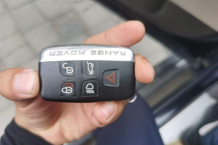 Used Land Rover Range 2014 Revised 3.0 SC V6 Vogue Vehicle Key