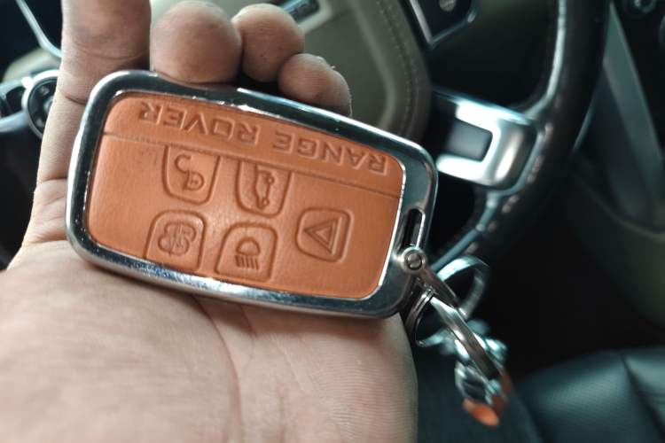 Used Land Rover Range 2014 Revised 3.0 SC V6 Vogue Vehicle Key