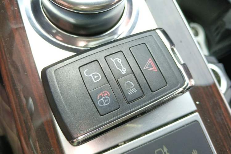 Used Land Rover Range 2014 3.0 SC V6 Vogue SE Long-Wheelbase Edition Vehicle Key