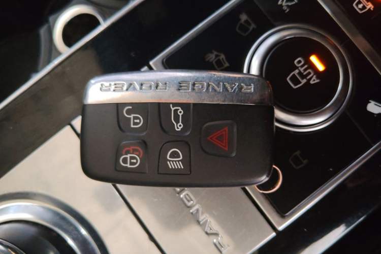 Used Land Rover Range 2014 3.0 SC V6 Vogue SE Vehicle Key