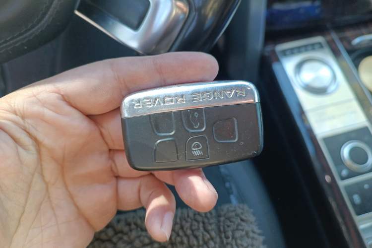 Used Land Rover Range 2014 Revised 3.0 SC V6 Vogue Vehicle Key