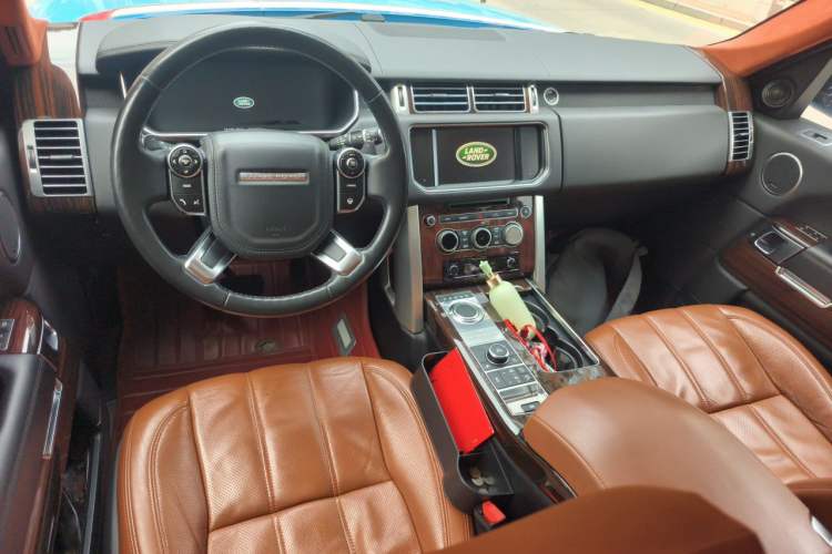 Used Land Rover Range 2014 3.0 SC V6 Vogue SE Long-Wheelbase Edition Center Console