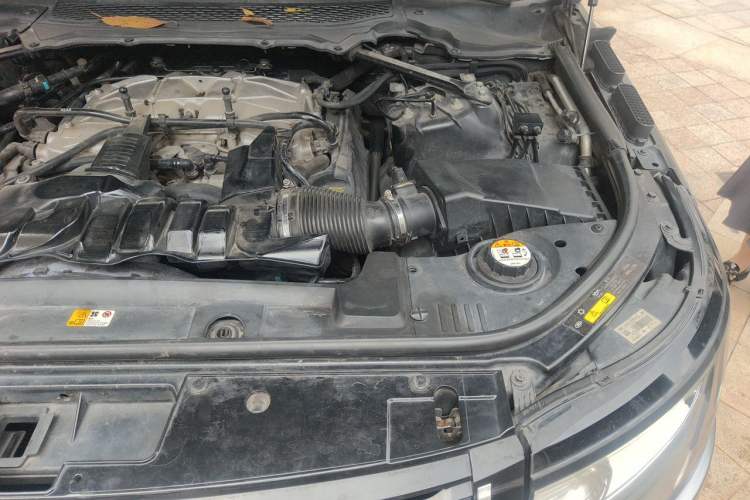 Used Land Rover Range 2014 Revised 3.0 SC V6 Vogue Engine Bay Left