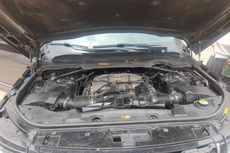 Used Land Rover Range 2014 Revised 3.0 SC V6 Vogue Engine Bay