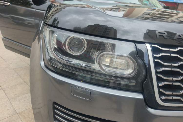 Used Land Rover Range 2014 Revised 3.0 SC V6 Vogue Right Front Headlight