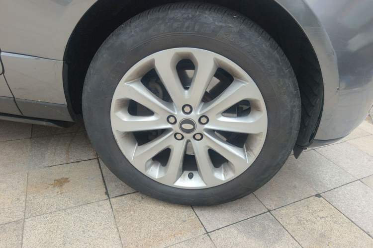 Used Land Rover Range 2014 Revised 3.0 SC V6 Vogue Right Front Wheel Hub
