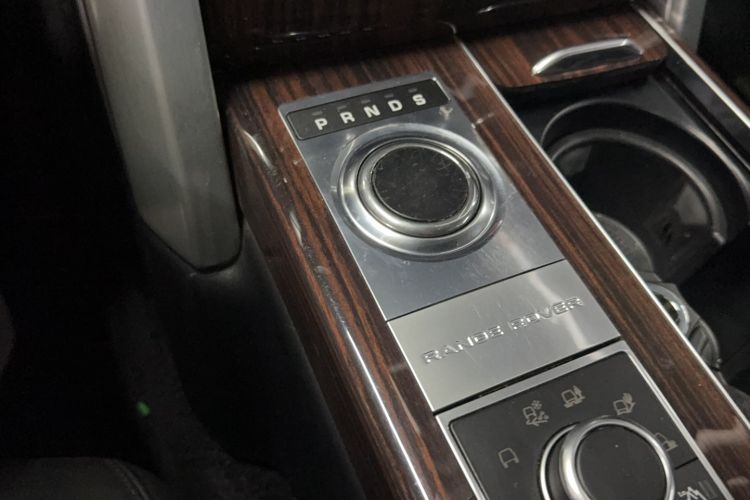 Used Land Rover Range 2014 Revised 3.0 SC V6 Vogue Gear Lever