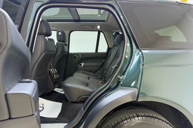 Used Land Rover Range 2014 Revised 3.0 SC V6 Vogue Interior 10