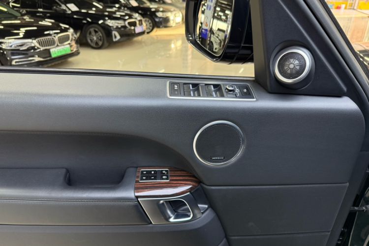 Used Land Rover Range 2014 Revised 3.0 SC V6 Vogue Interior 12