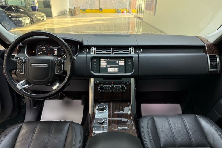 Used Land Rover Range 2014 Revised 3.0 SC V6 Vogue Interior 3