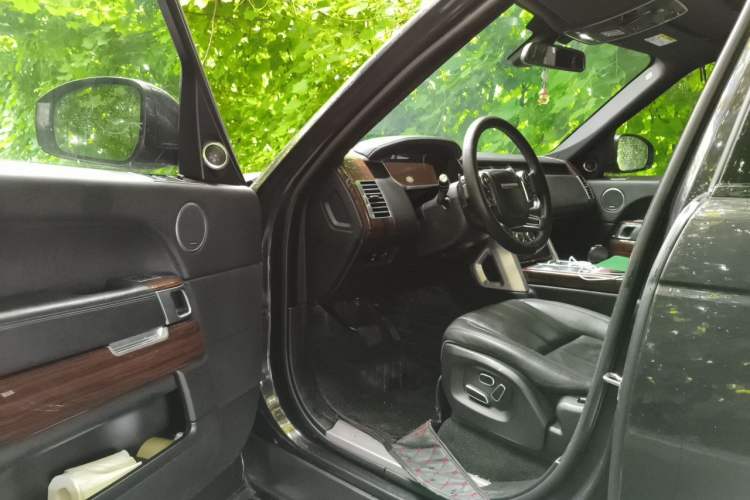 Used Land Rover Range 2014 Revised 3.0 SC V6 Vogue Driver Seat