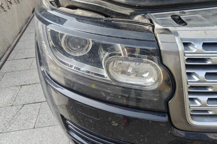 Used Land Rover Range 2014 Revised 3.0 SC V6 Vogue Right Front Headlight