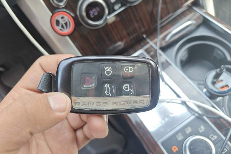 Used Land Rover Range 2014 Revised 3.0 SC V6 Vogue Vehicle Key