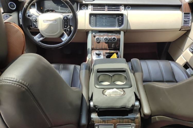 Used Land Rover Range 2014 3.0 SC V6 Vogue Center Console