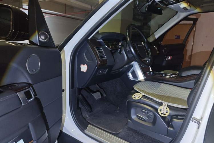 Used Land Rover Range 2014 Revised 3.0 SC V6 Vogue Driver Seat