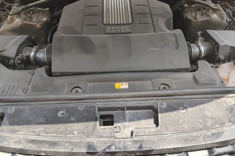 Used Land Rover Range 2014 3.0 SC V6 Vogue Engine Bay