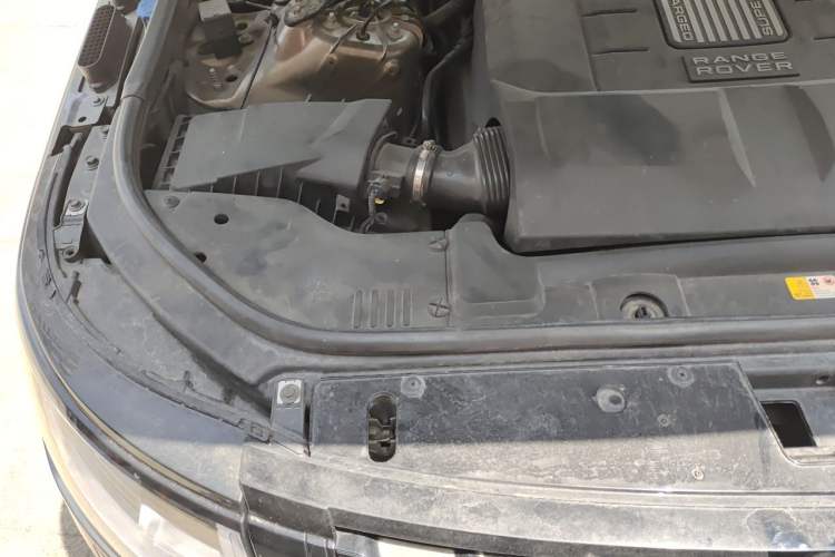 Used Land Rover Range 2014 3.0 SC V6 Vogue Engine Bay Right