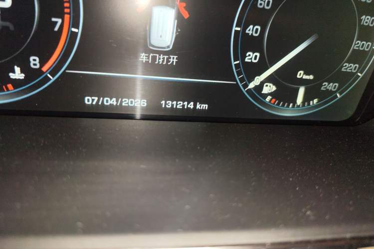 Used Land Rover Range 2014 Revised 3.0 SC V6 Vogue Odometer Close Up