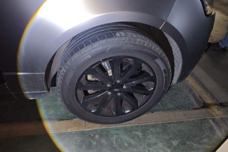 Used Land Rover Range 2014 Revised 3.0 SC V6 Vogue Right Front Wheel Hub