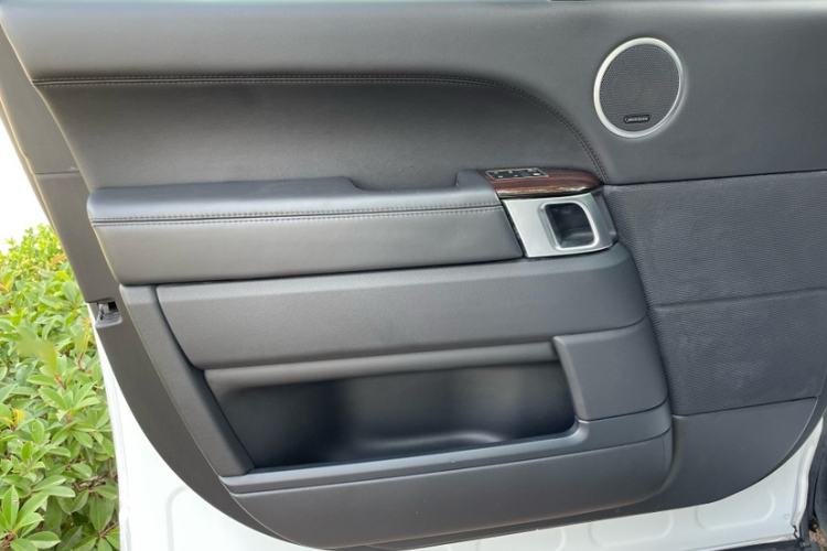 Used Land Rover Range 2014 Revised 3.0 SC V6 Vogue Audio And AC Panel