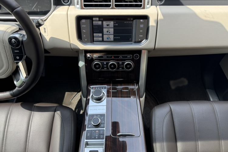 Used Land Rover Range 2014 3.0 SC V6 Vogue Audio And AC Panel
