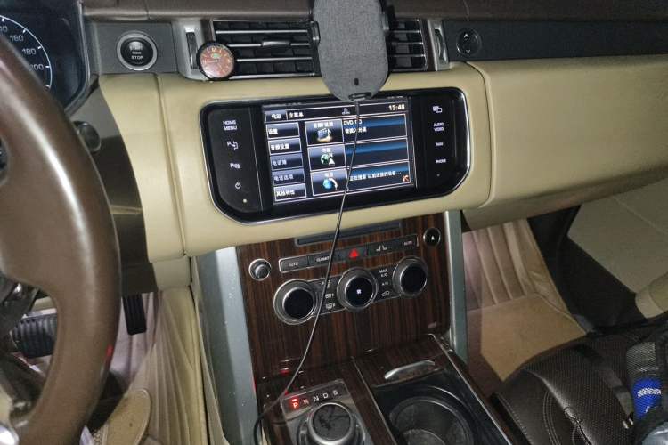 Used Land Rover Range 2014 Revised 3.0 SC V6 Vogue Audio And AC Panel