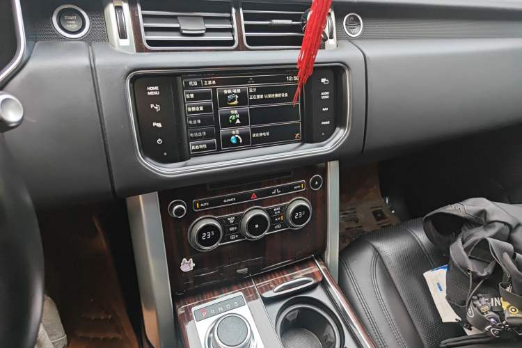 Used Land Rover Range 2014 Revised 3.0 SC V6 Vogue Audio And AC Panel