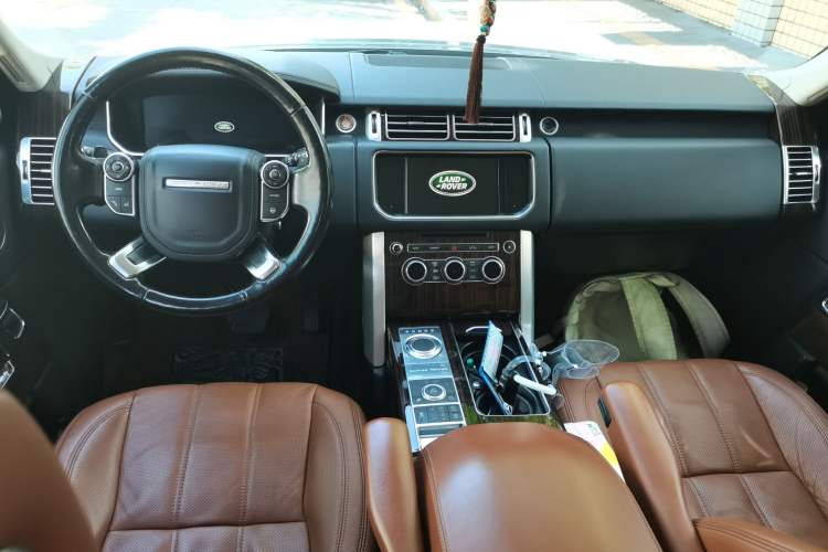 Used Land Rover Range 2014 3.0 SC V6 Vogue SE Long-Wheelbase Edition Center Console