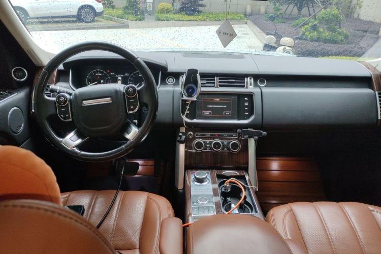 Used Land Rover Range 2014 3.0 SC V6 Vogue SE Long-Wheelbase Edition Center Console