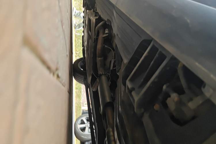 Used Land Rover Range 2014 Revised 3.0 SC V6 Vogue Chassis Rear Left