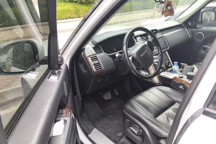 Used Land Rover Range 2014 Revised 3.0 SC V6 Vogue Driver Seat