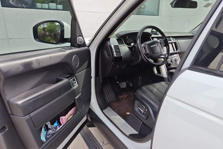 Used Land Rover Range 2014 Revised 3.0 SC V6 Vogue Driver Seat