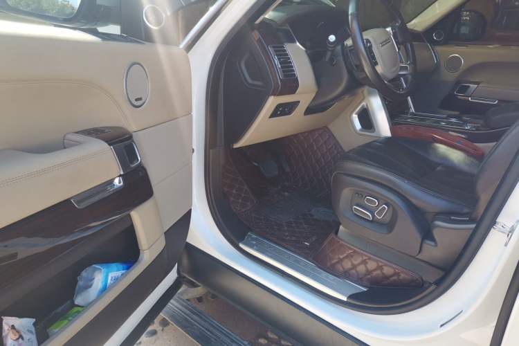 Used Land Rover Range 2014 3.0 TDV6 Vogue Driver Seat