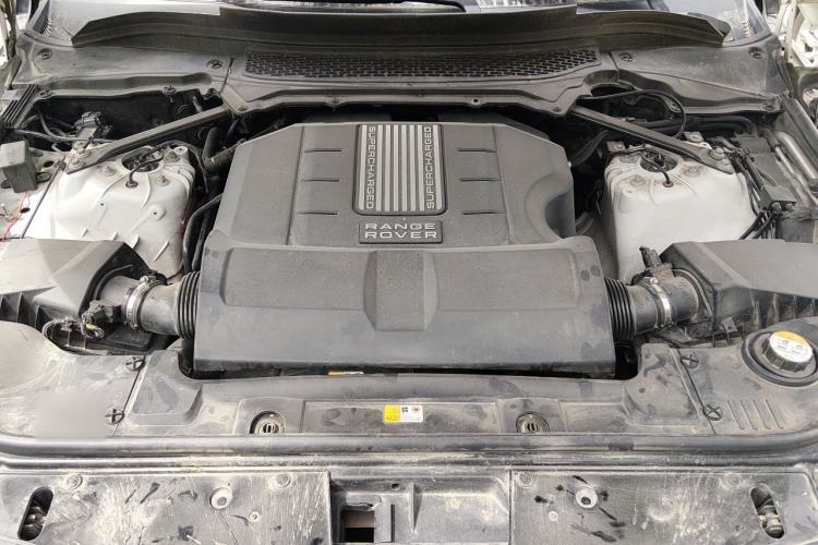 Used Land Rover Range 2014 Revised 3.0 SC V6 Vogue Engine Bay