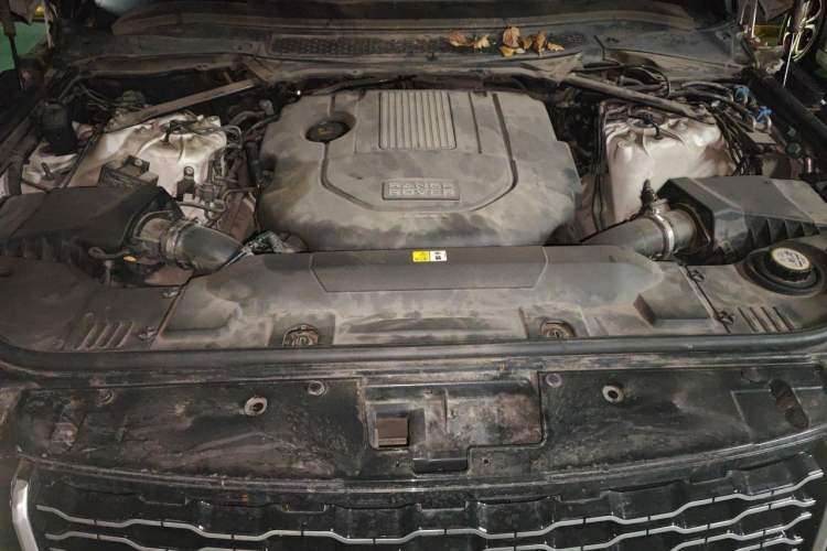 Used Land Rover Range  Engine Bay
