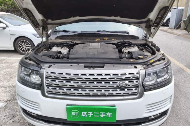 Used Land Rover Range 2014 Revised 3.0 SC V6 Vogue Engine Bay