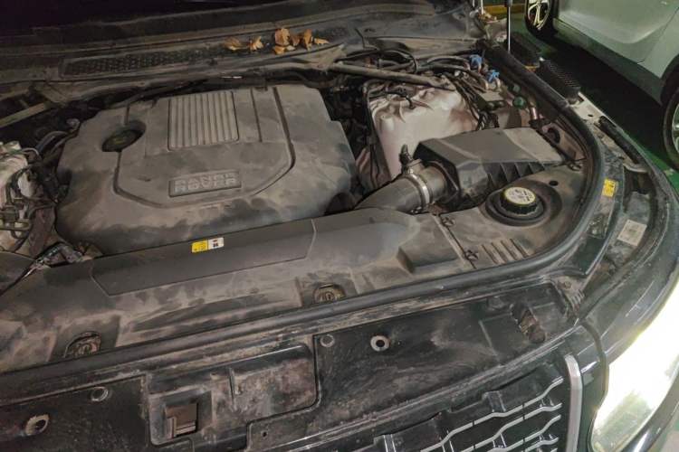 Used Land Rover Range  Engine Bay Left
