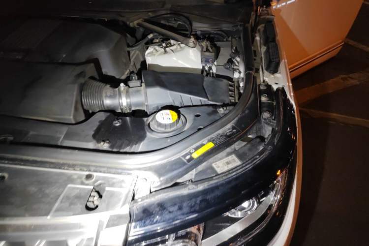 Used Land Rover Range 2014 Revised 3.0 SC V6 Vogue Engine Bay Left