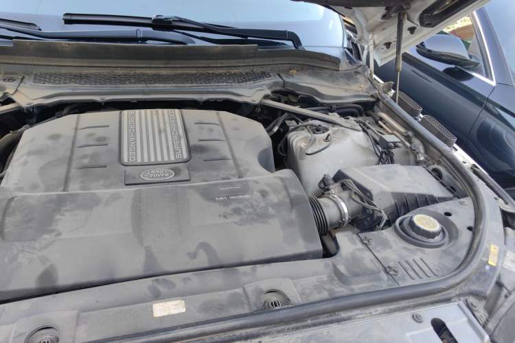 Used Land Rover Range  Engine Bay Left