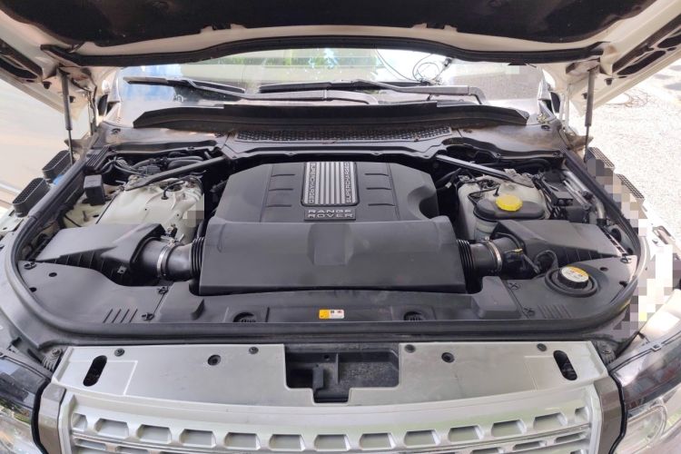 Used Land Rover Range 2014 5.0 SC V8 AB Prestige Extended Version Engine Bay