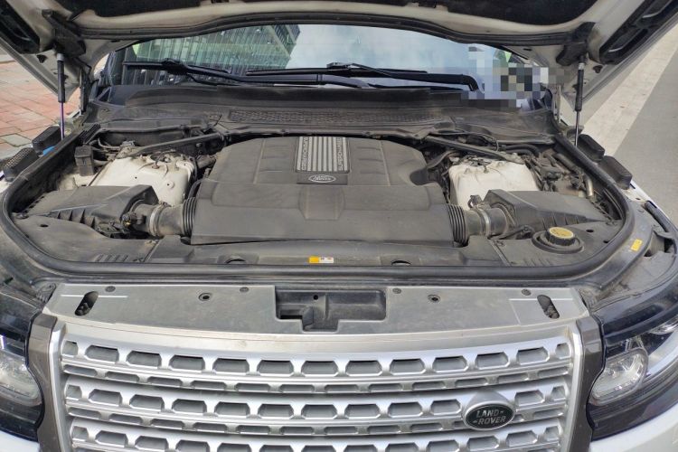 Used Land Rover Range 2014 Revised 3.0 SC V6 Vogue Engine Bay