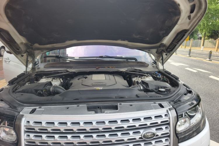 Used Land Rover Range  Engine Bay