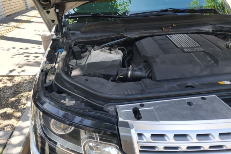 Used Land Rover Range 2014 3.0 SC V6 Vogue SE Long-Wheelbase Edition Engine Bay Right