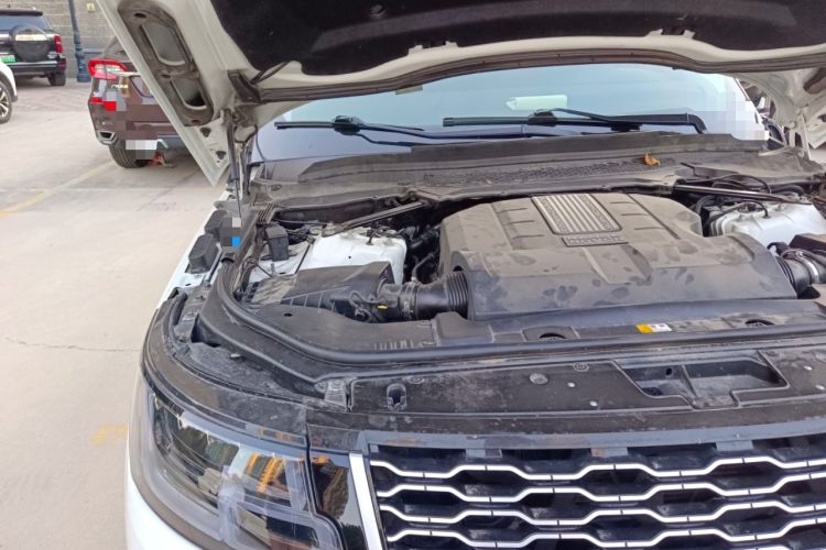 Used Land Rover Range 2014 3.0 SC V6 Vogue SE Long-Wheelbase Edition Engine Bay Right