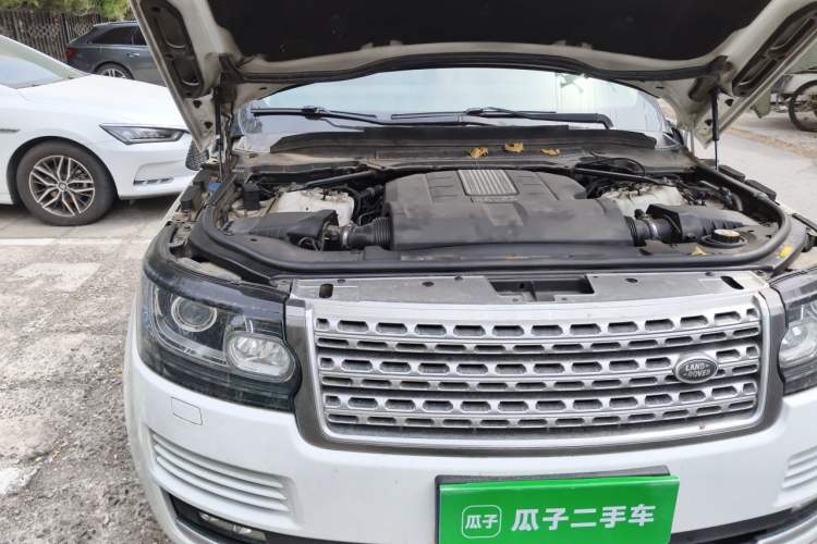 Used Land Rover Range 2014 Revised 3.0 SC V6 Vogue Engine Bay Right